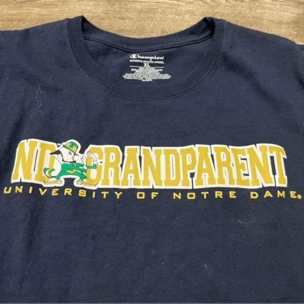 Champion Notre Dame Grandparent Short Sleeve Shirt Size XL - Picture 2 of 6
